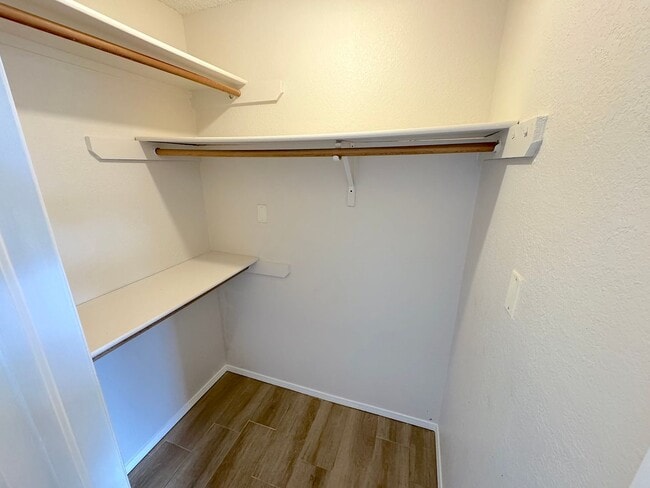 Building Photo - East El Paso 2bed/2Bath Duplex!