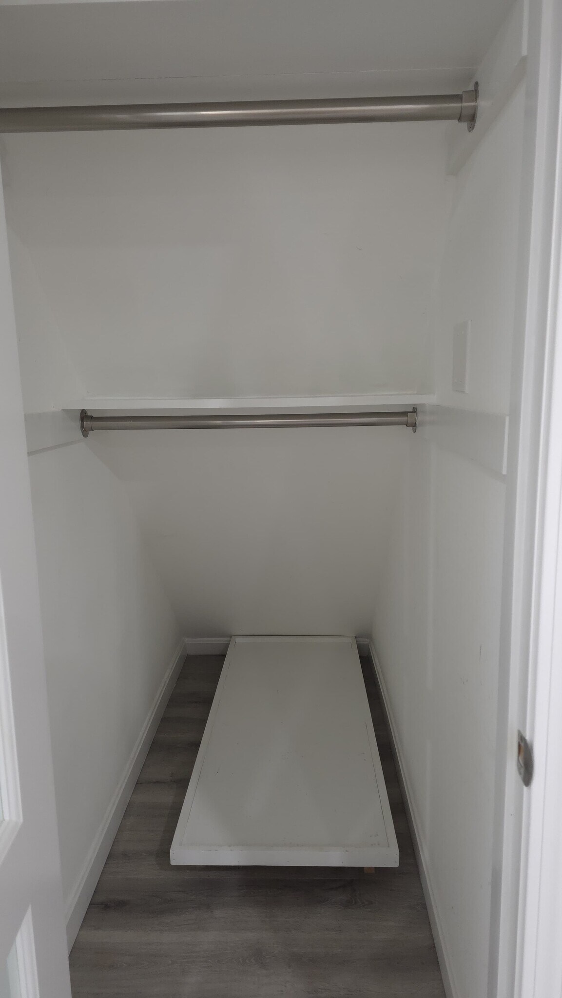 Building Photo - 266 Mountain Ave