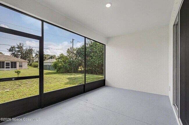 Building Photo - 2241 San Filippo Dr SE