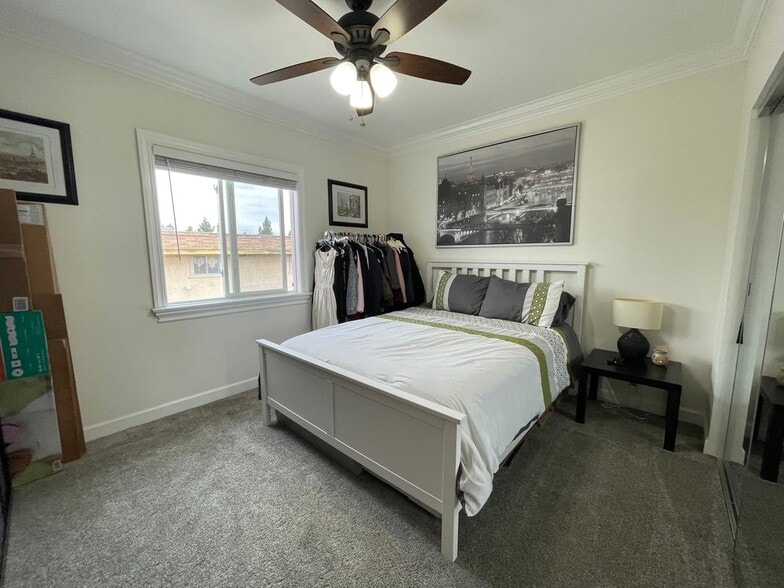 Building Photo - 6518 Walker Ave