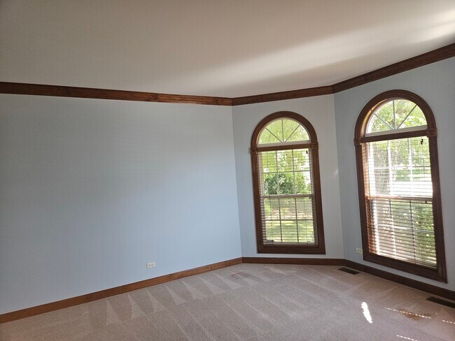 Building Photo - 733 Woodbury Ct