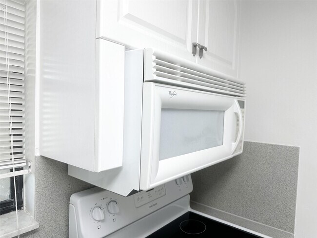 Building Photo - 1401 S Federal Hwy