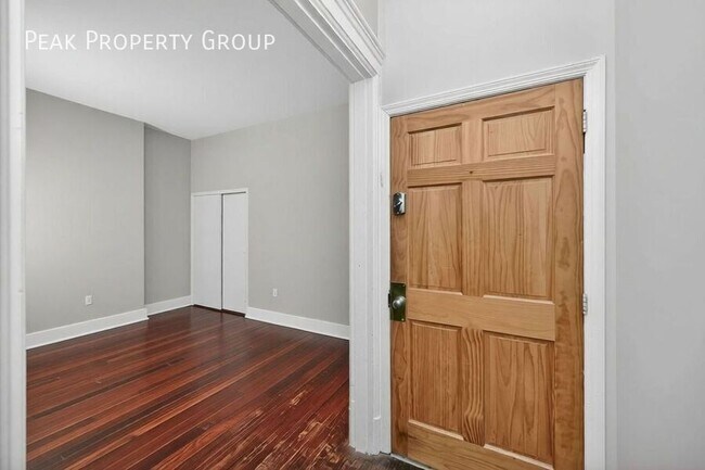 Building Photo - 2431 Ohio Ave