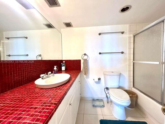 Building Photo - 9500 W Bay Harbor Dr