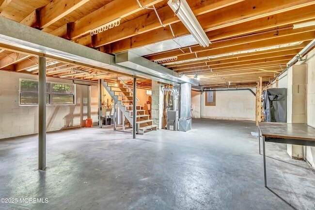 Building Photo - 145 W Woodburn Ave