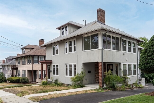Building Photo - 37-39-39 Lewis Rd