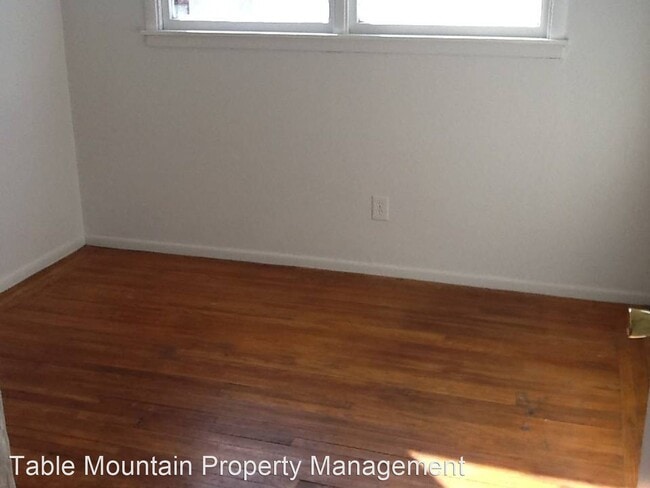 Building Photo - 4 br, 2 bath House - 3471 Stauss Ave