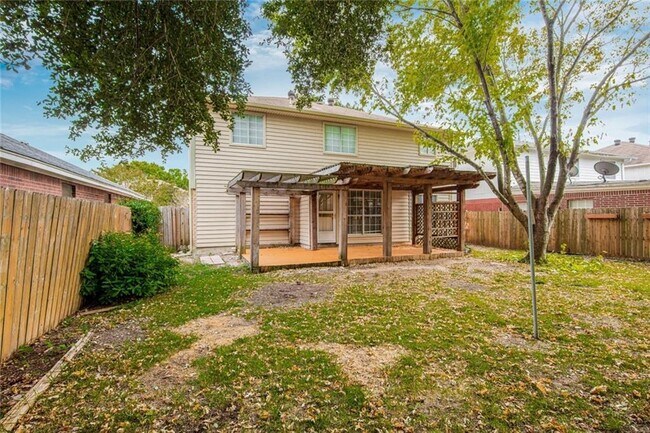 Building Photo - 1010 Laurelleaf Dr