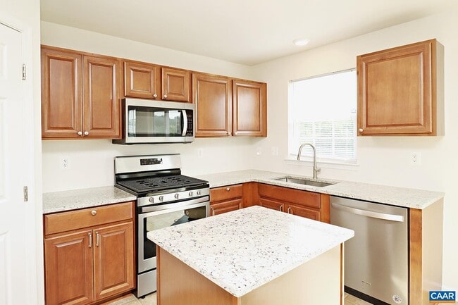 Building Photo - 96 Holly Hill Dr