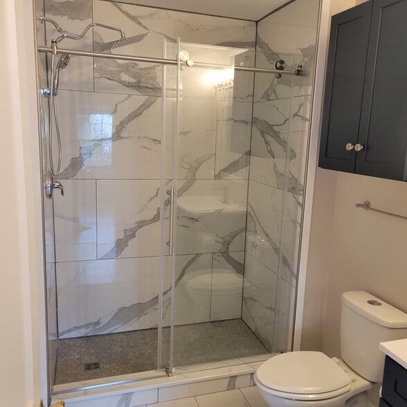 Building Photo - 84 Woodlake Dr