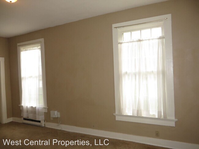 Building Photo - 710 W Packard Ave