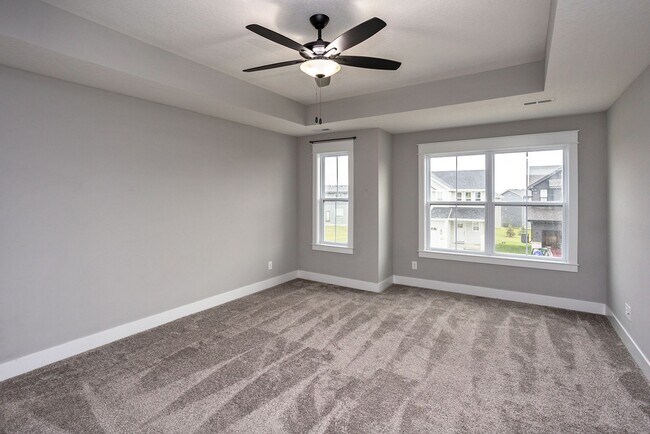 Building Photo - Like-New 4-Bedroom Home in Heritage Park –...