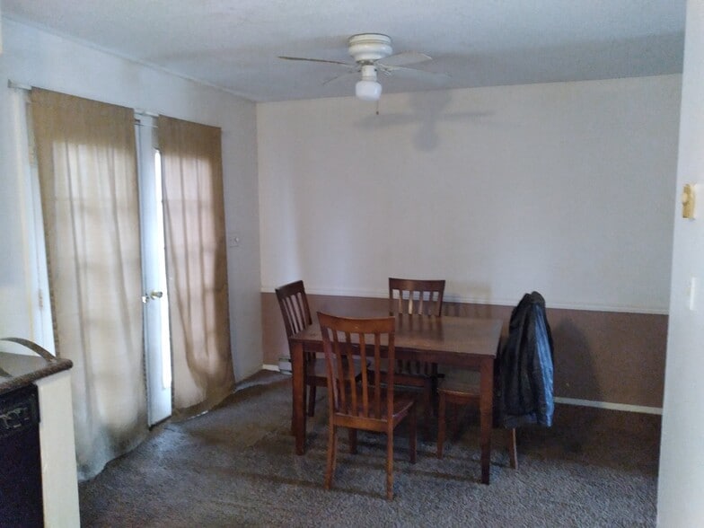Dining Area - 3236 Rakeford Dr