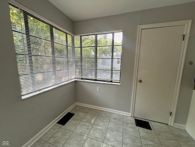 Building Photo - 77 W Westfield Blvd