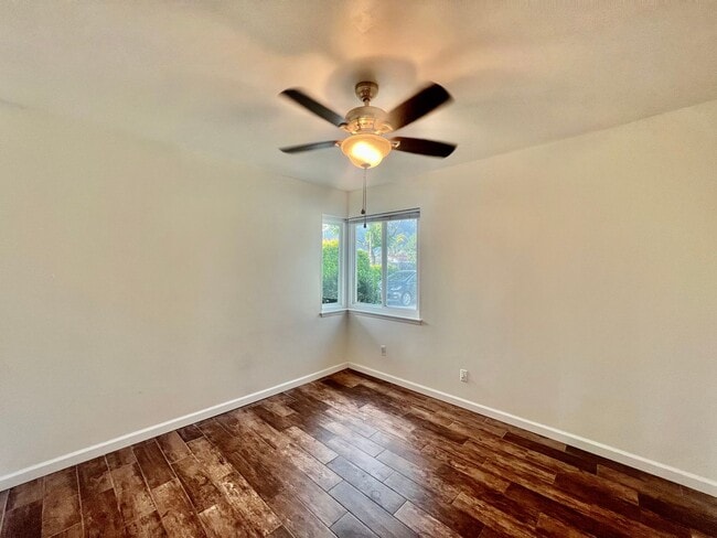 Building Photo - Beautiful 3B/2BA home with Washer/Dryer & ...