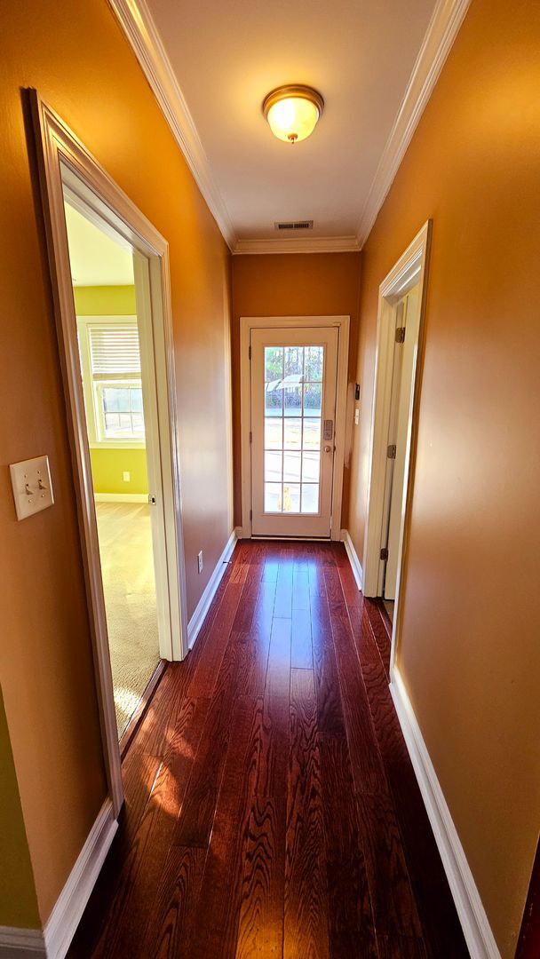 Building Photo - 3BR 2 BA Maple Hill