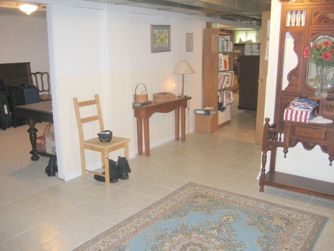 Building Photo - 604 Summit Rd