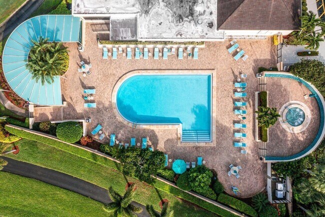 Building Photo - 16700 Willow Creek Dr
