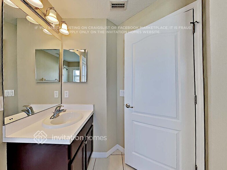 Building Photo - 13420 Fladgate Mark Drive