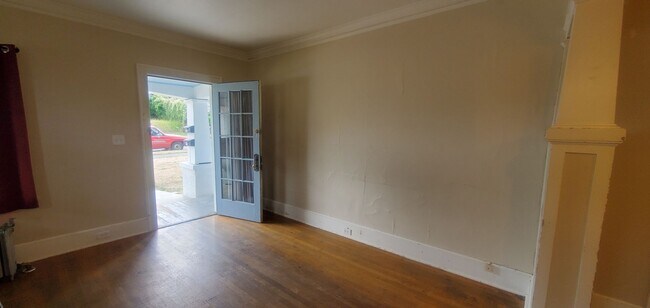 Building Photo - 1015 High St