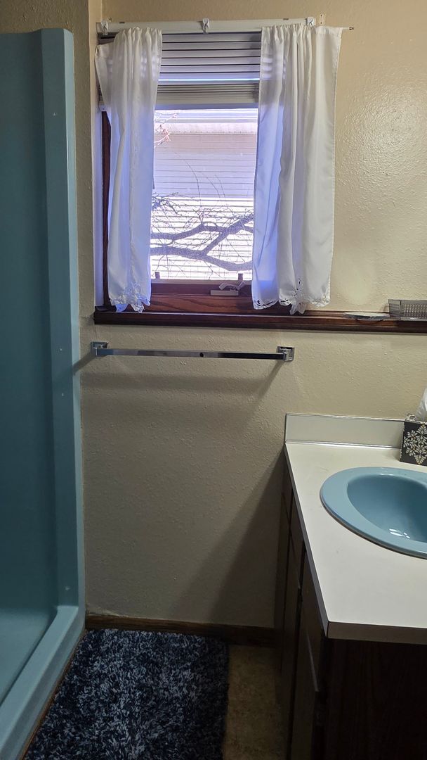 Building Photo - Cute Twinhome is South/Central Bismarck