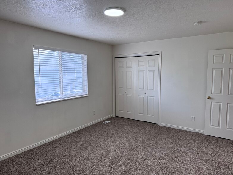 Building Photo - 2455 W 450 N
