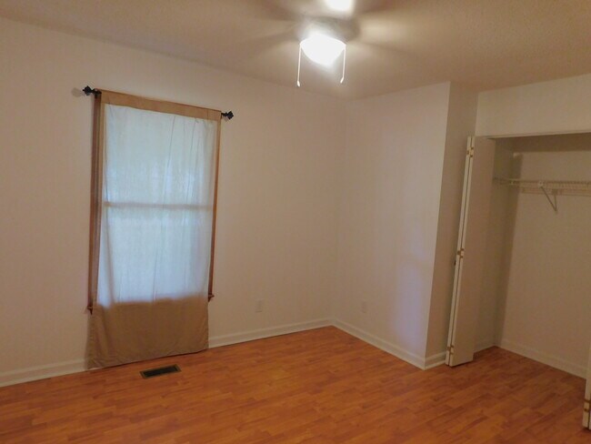 Building Photo - 11 Pierce Pl