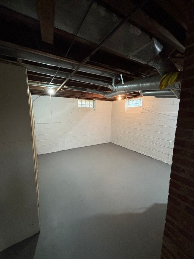 Building Photo - Newly Renovated 3 Bedroom Home – Section 8...