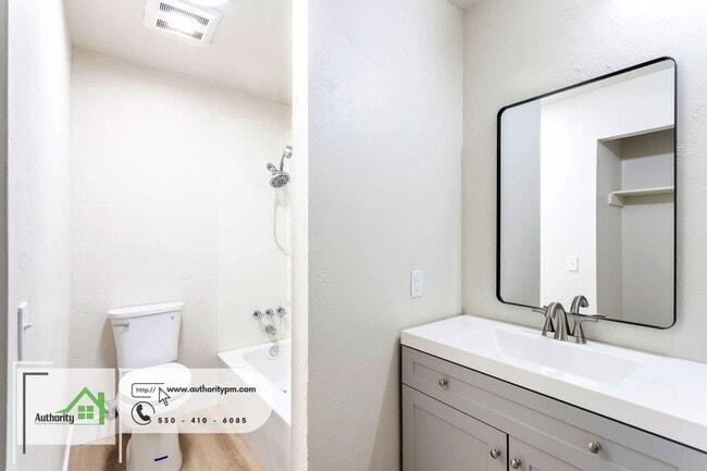 Building Photo - 1423 Orange Ave