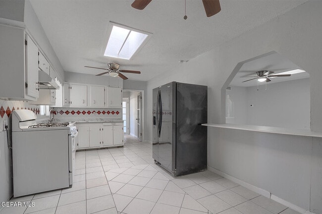 Building Photo - 10368 Potencia Dr