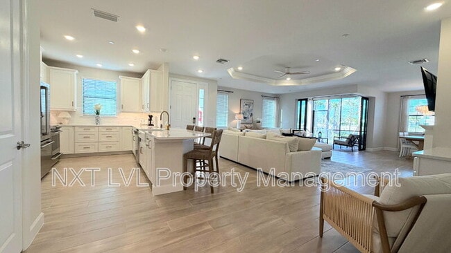 Building Photo - 15319 Lucerna St