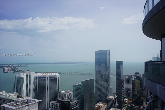 Building Photo - 1000 Brickell Plaza