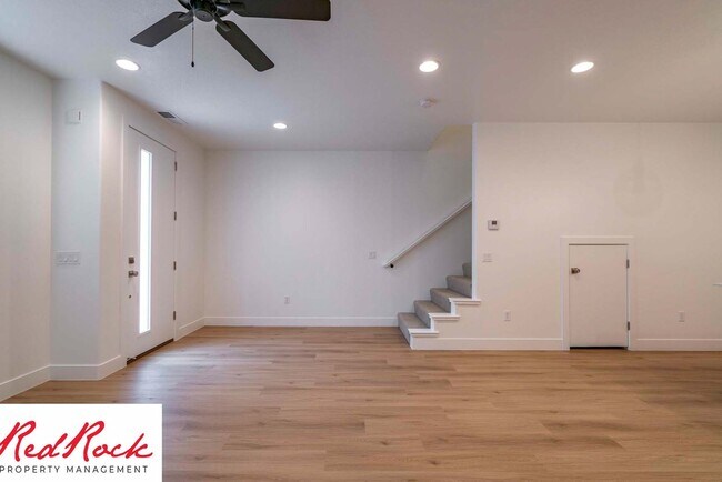 Building Photo - 3 Bedroom Townhome in Washington Fields wi...