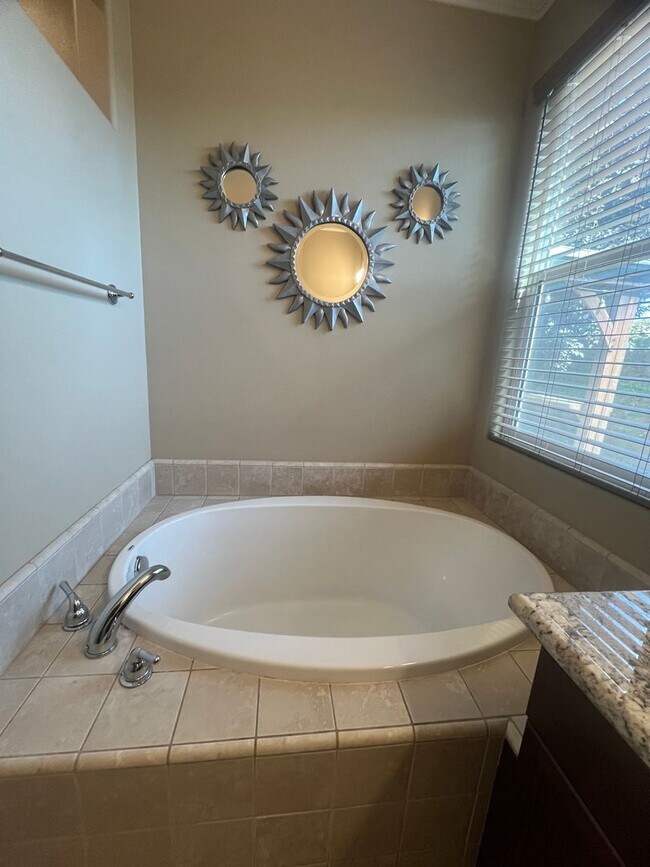 Building Photo - Two Story Home Move In Ready located in Avalon Gated Community!!!