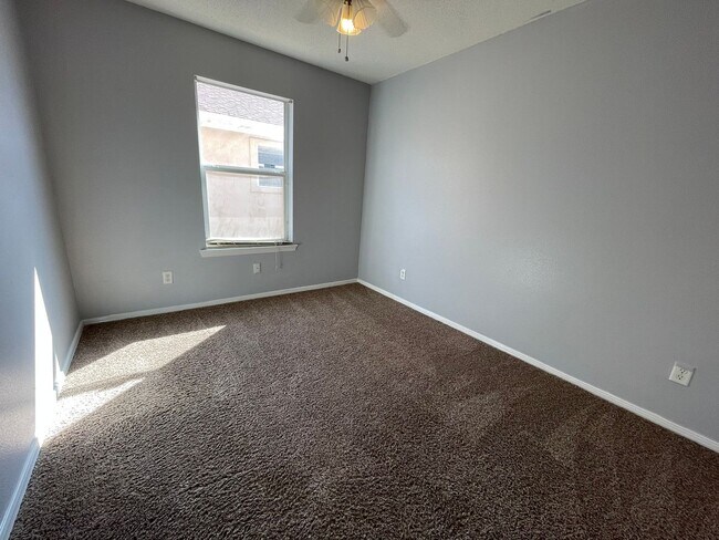 Building Photo - Comfortable & Well-Located 3-Bedroom Home with Spacious Backyard