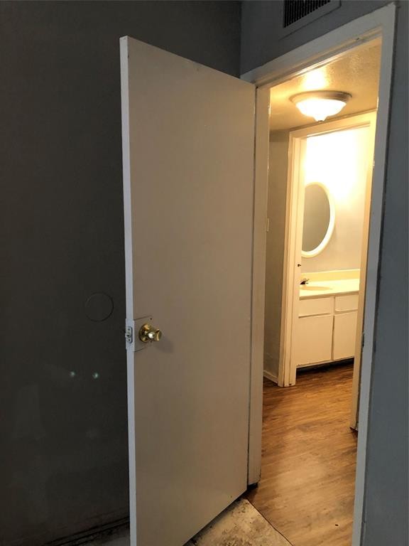 Building Photo - 12500 Sandpiper Dr