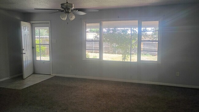 Building Photo - 312 McKnight Dr