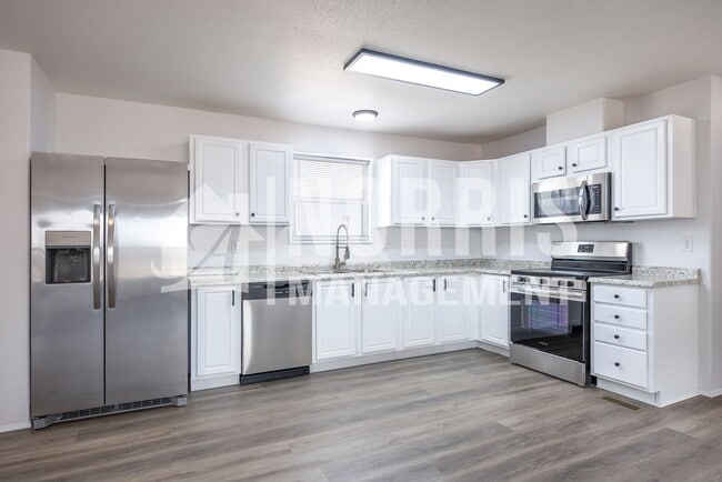 Building Photo - 17727 W Salvatore Ln