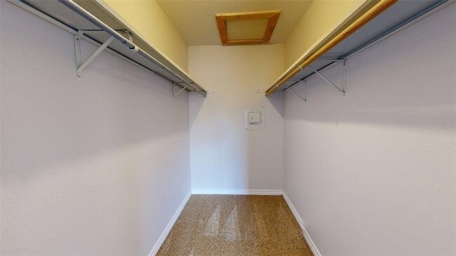 Building Photo - 904 University Oaks Blvd