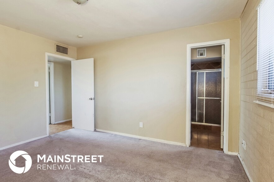 Building Photo - 4902 W Mulberry Dr