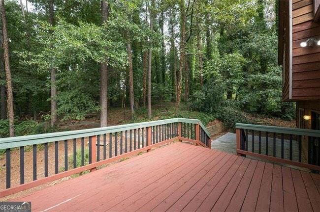 Building Photo - 4535 Kings Crossing Dr NE