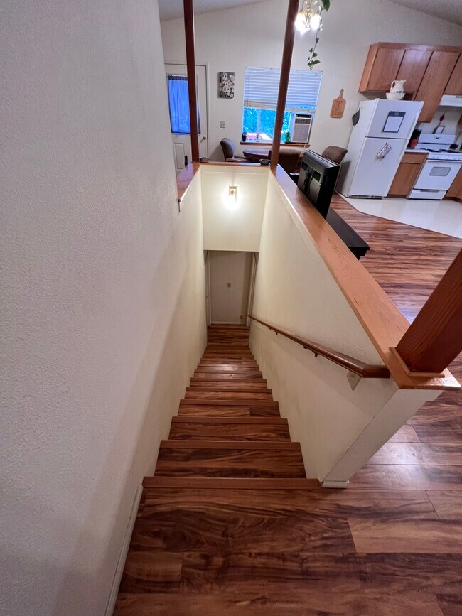 Building Photo - 21896 Fallview Dr