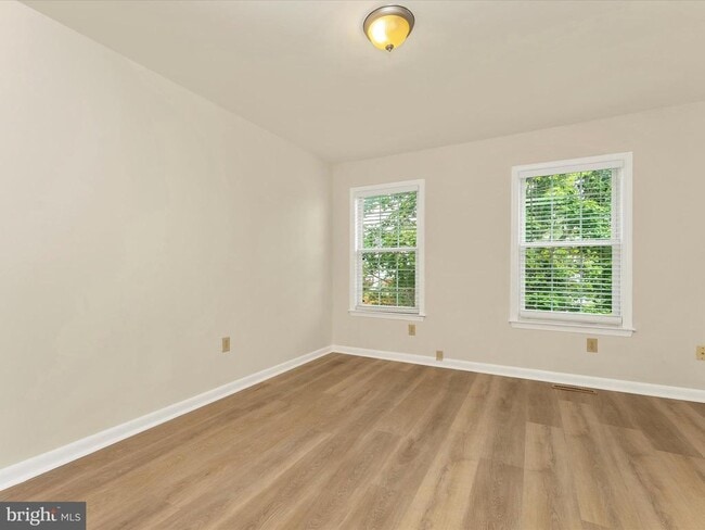 Building Photo - 5803 Oleander Pl