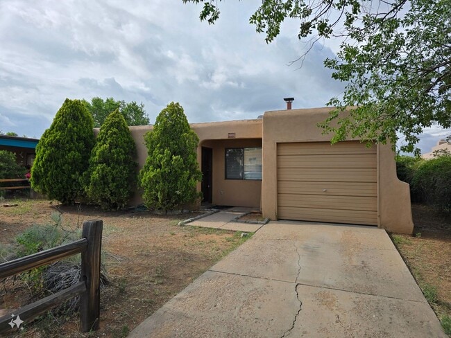 Building Photo - 2805 Vereda de Pueblo