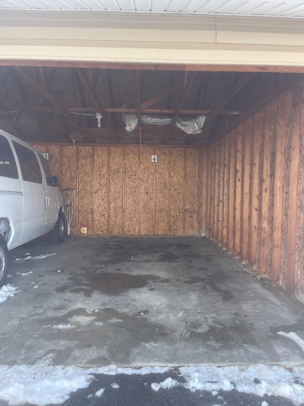 Building Photo - 1702 1st St E