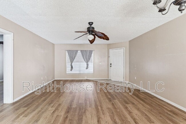 Building Photo - 3651 N Goldenrod Rd