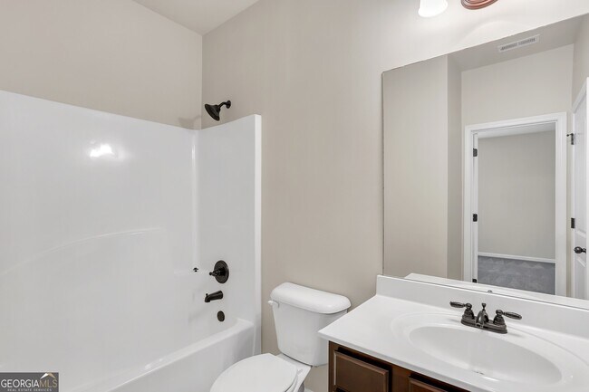 Building Photo - 568 Garden View Ct