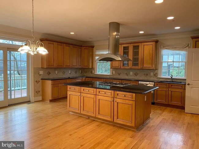 Building Photo - 6204 Melvern Dr