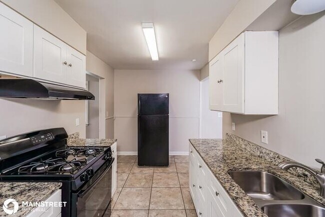 Building Photo - 933 Palatka Rd, Louisville, KY 40214