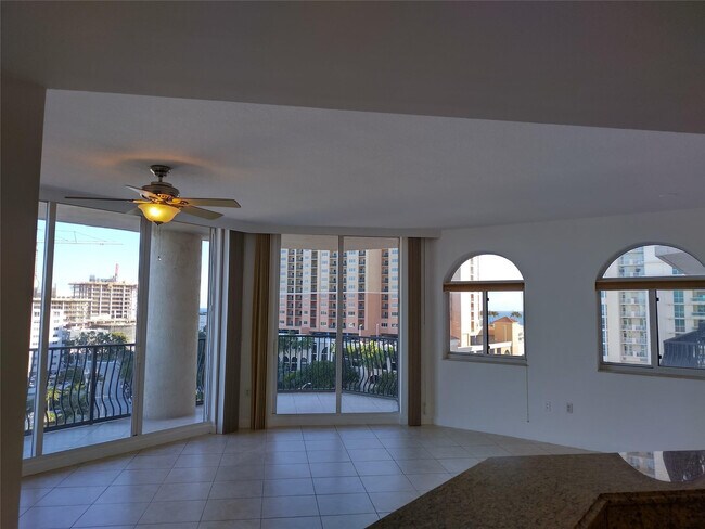 Building Photo - 100 S Birch Rd